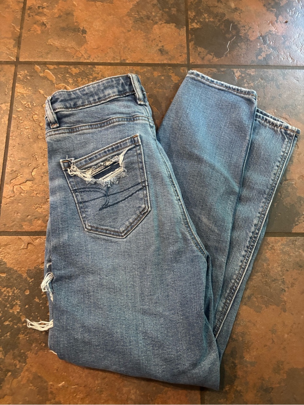 🌹American Eagle Outfitters Light Blue Women's Slim Straight Ripped Jeans - Picture 5 of 5